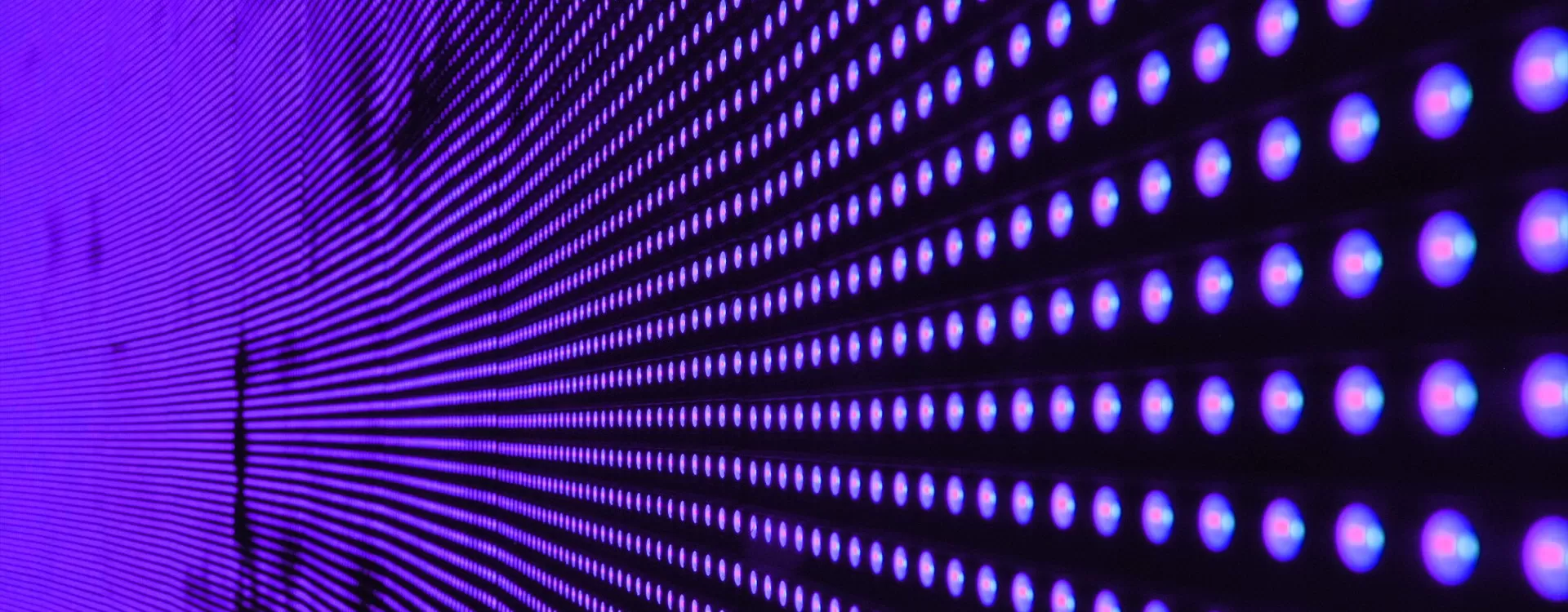 Vă ajutăm să maximizați potențialul tehnologiilor noi. Avantajul major al utilizării bazei de date SAP HANA este că oferă utilizatorului posibilitatea de a analiza rezultatele în timp real și îi permite să-și îmbunătățească raportările în funcție de rezultatele obținute.